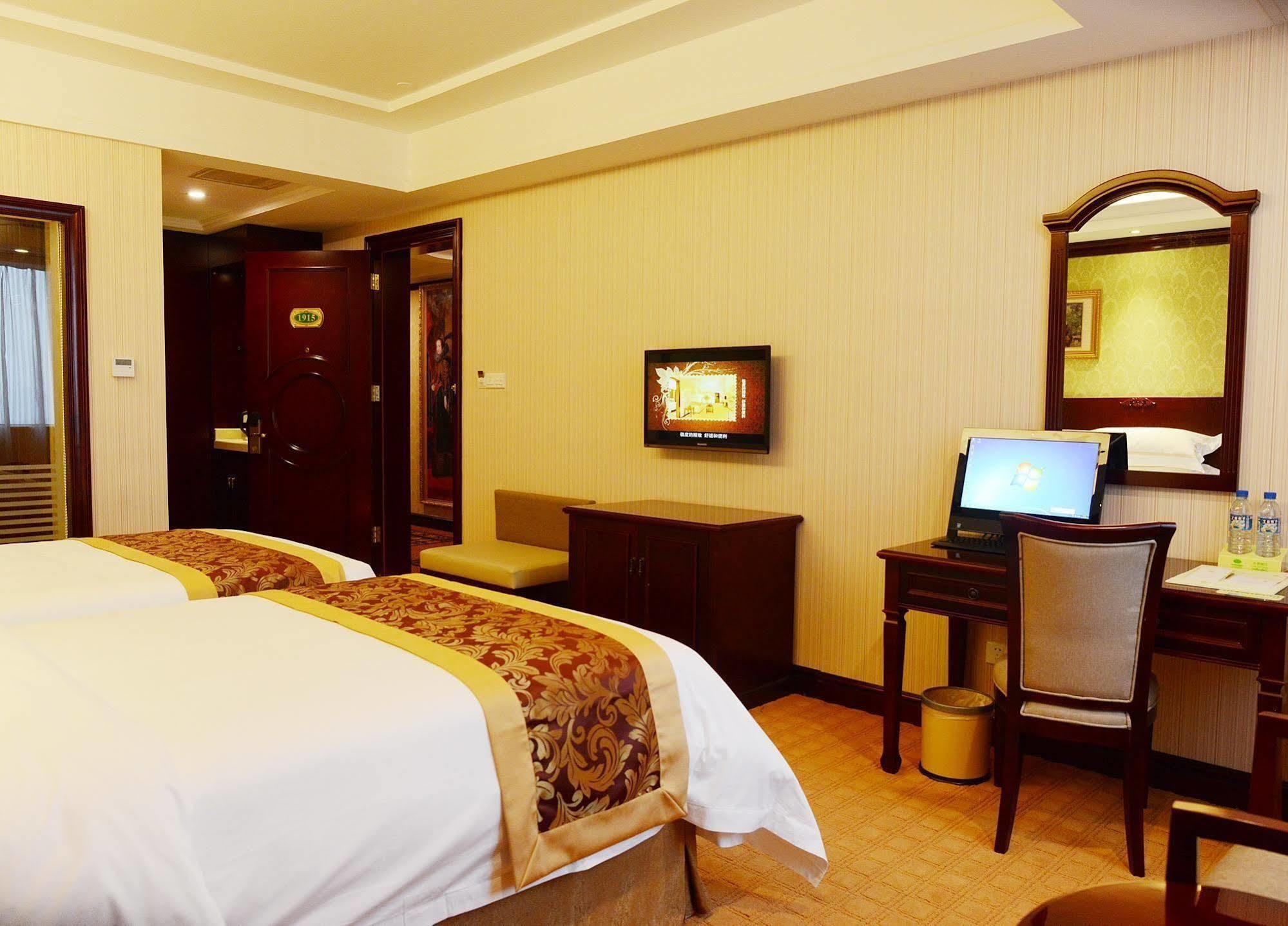 Vienna Hotel Guiyang Exhibition Center エクステリア 写真